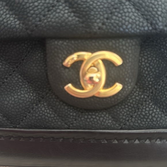 Chanel Black Quilted Leather Chain Bag - Picture 7 of 12